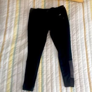 Black yoga pants